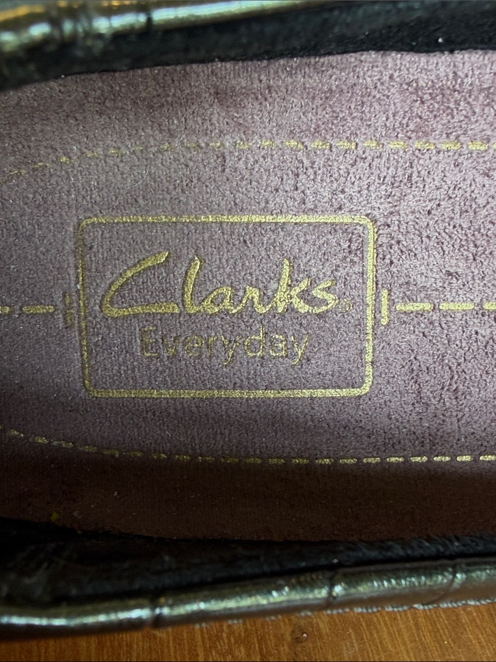 Clarks Old Money Late 2000’s Y2K Bottle Green Croc Leather Loafers 8N (VGUC) - Picture 2 of 13